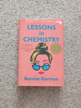 Lessong In Chemistry By Bonnie Garmus Book